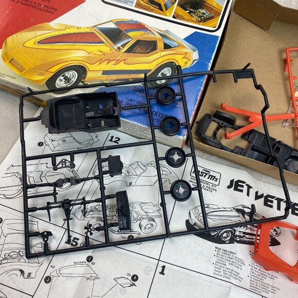 Vintage MPC Fast 111's Jet Vette Corvette 1/20 Scale Model Kit - Picture 7 of 9
